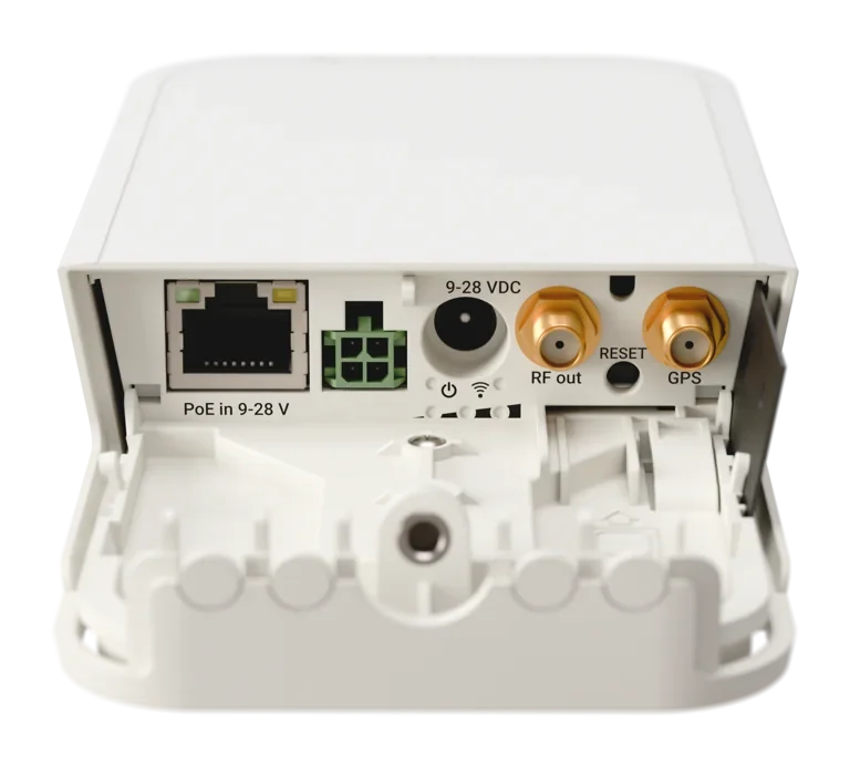 MikroTik wAP LR9G kit — RBwAPR-2nD&R11e-LR9G — product illustration