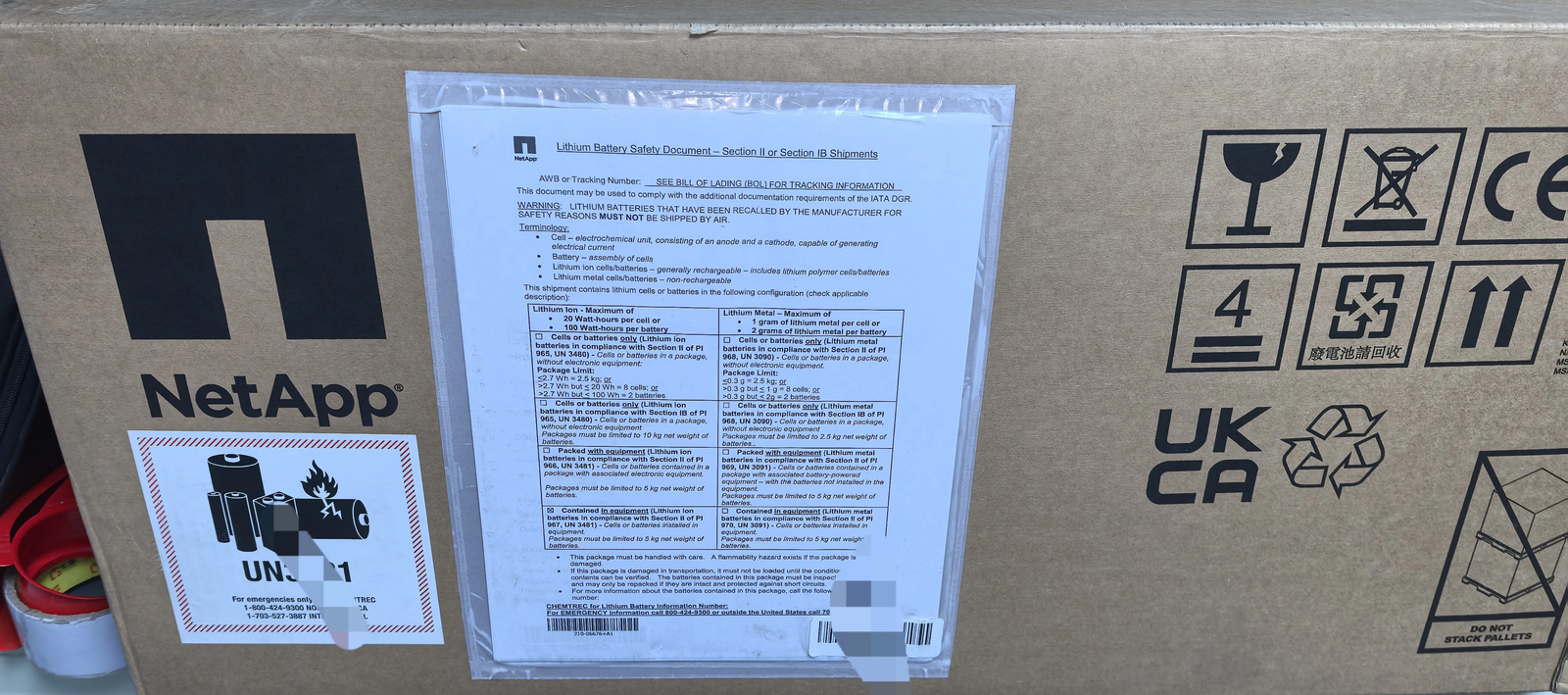 Original NetApp carton with transparent shipping document pouch