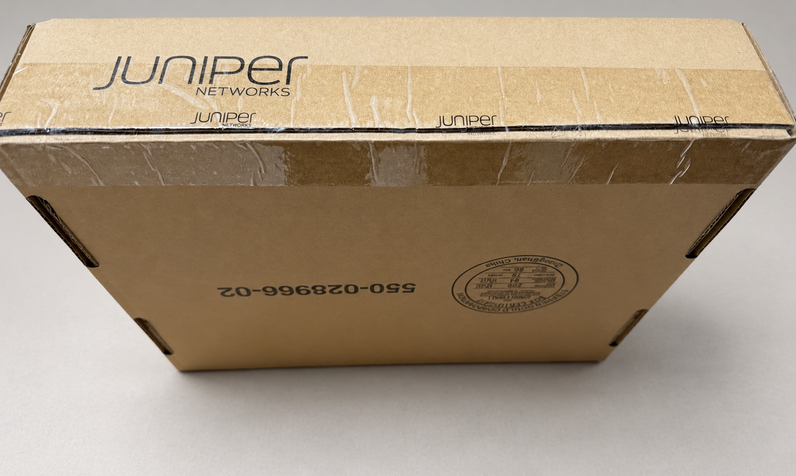 Juniper JNP-100G-DAC-3M Network Cable — Product and packaging · Illustrative photography