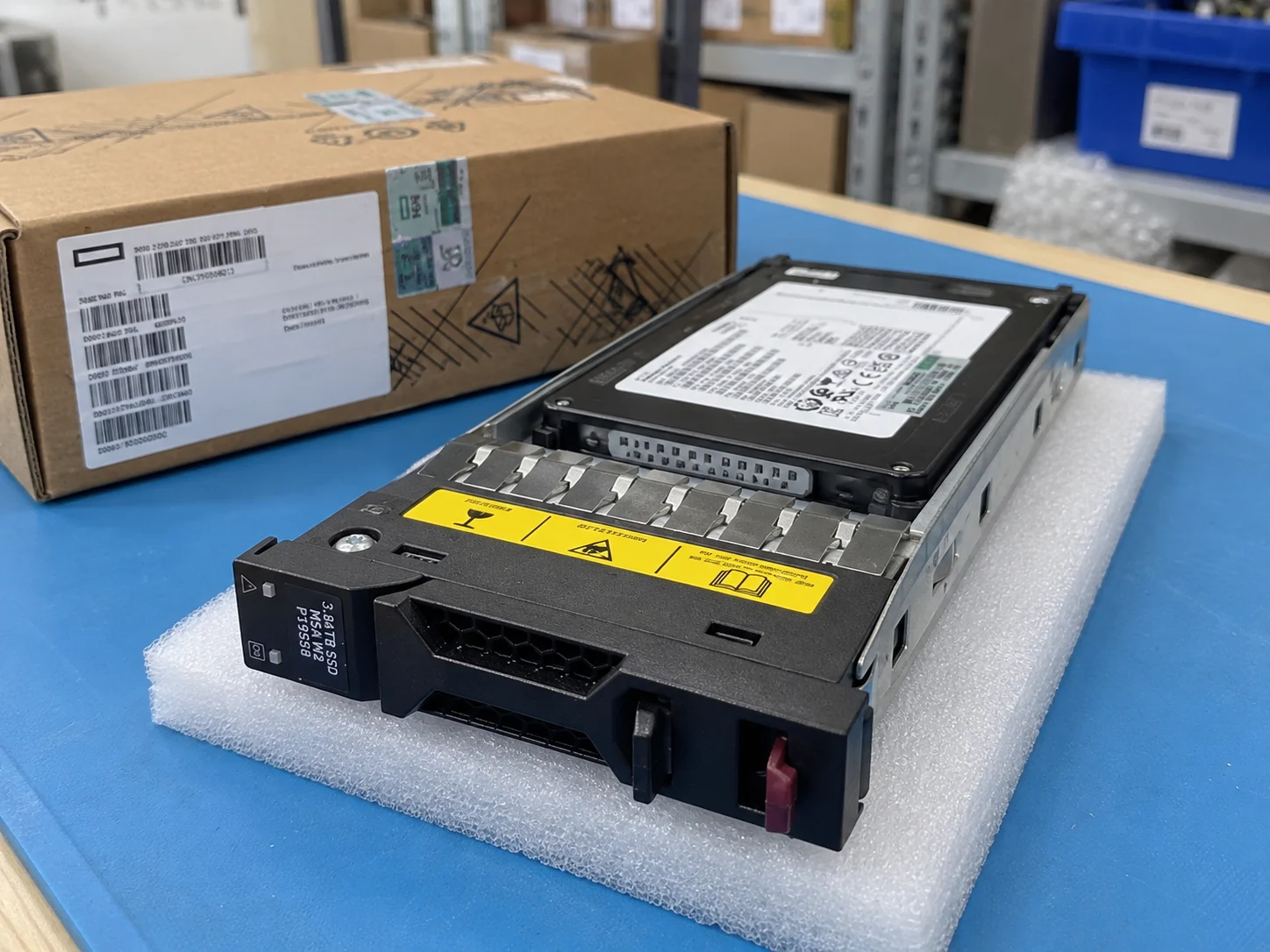 HPE R3R30A — Illustrative product photography