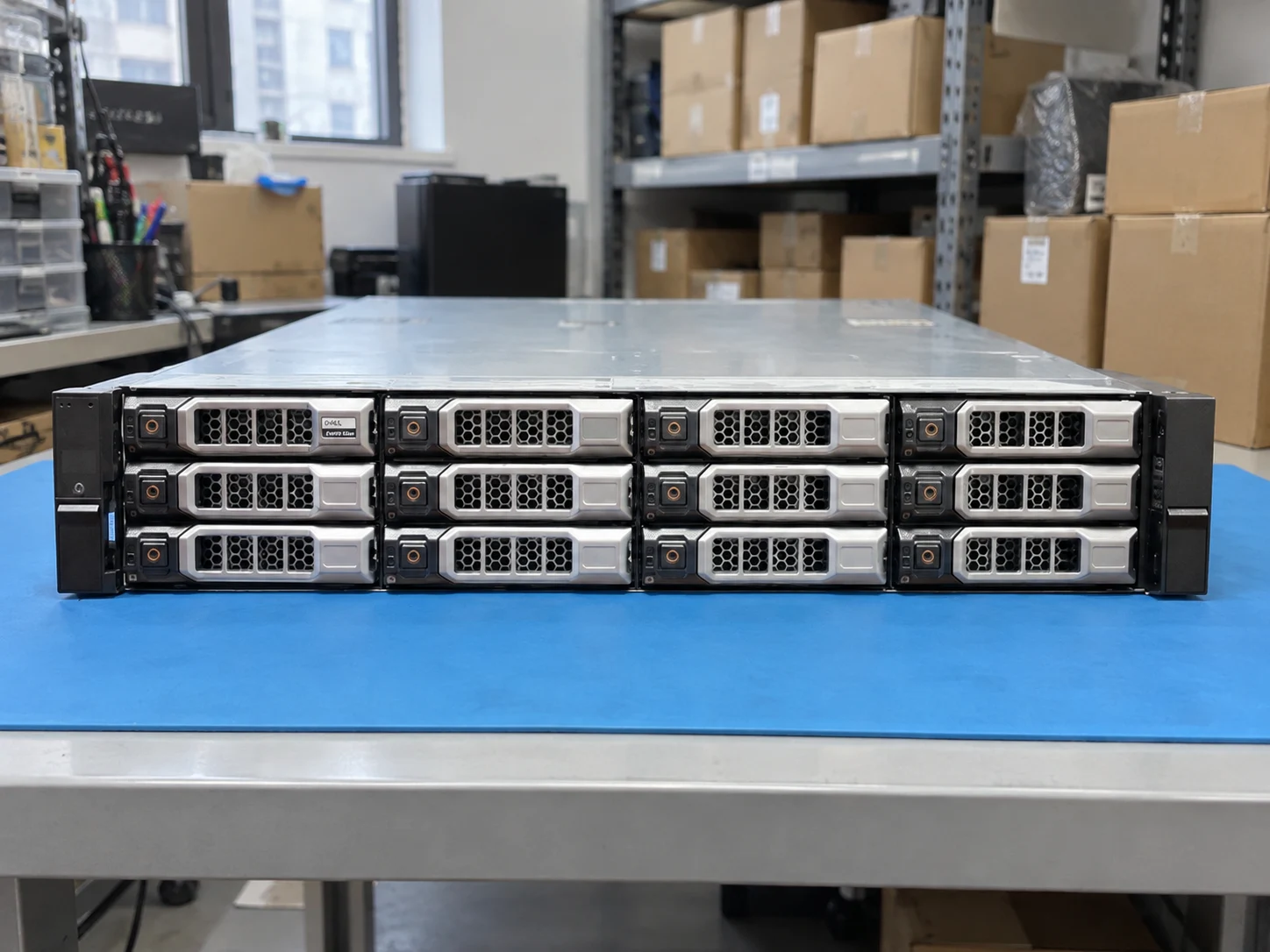 Dell PowerVault ME5012 — Illustrative product photography