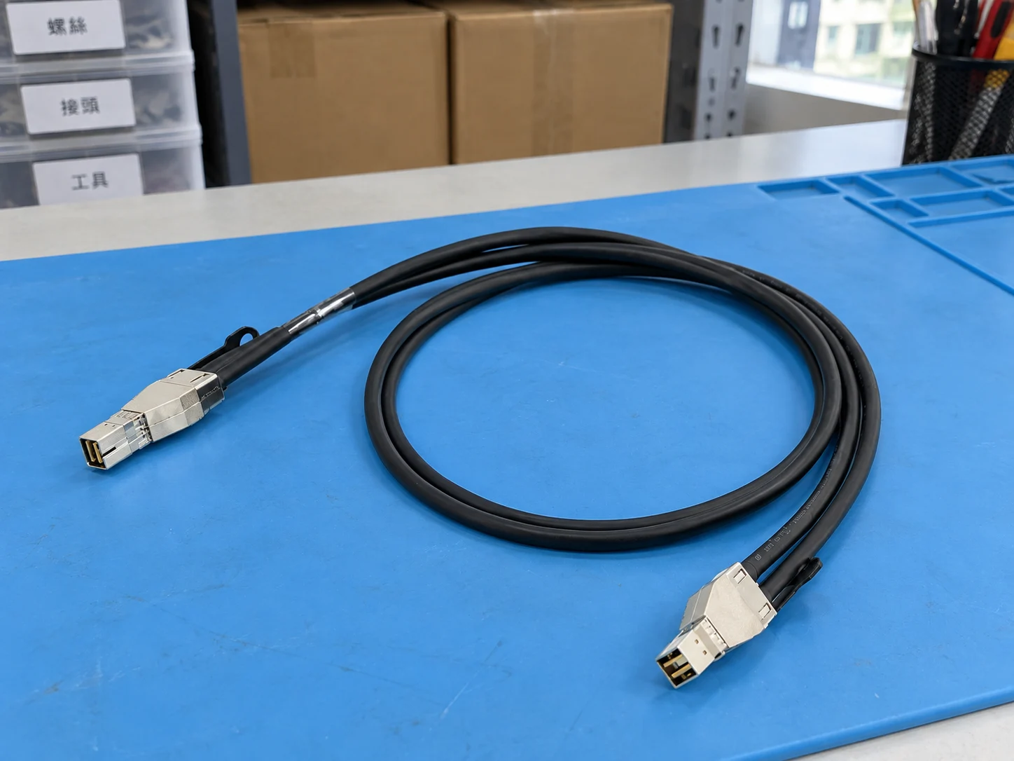 Synology Cable MiniSASHD_EXT_4 NAS Cable — Illustrative product photography
