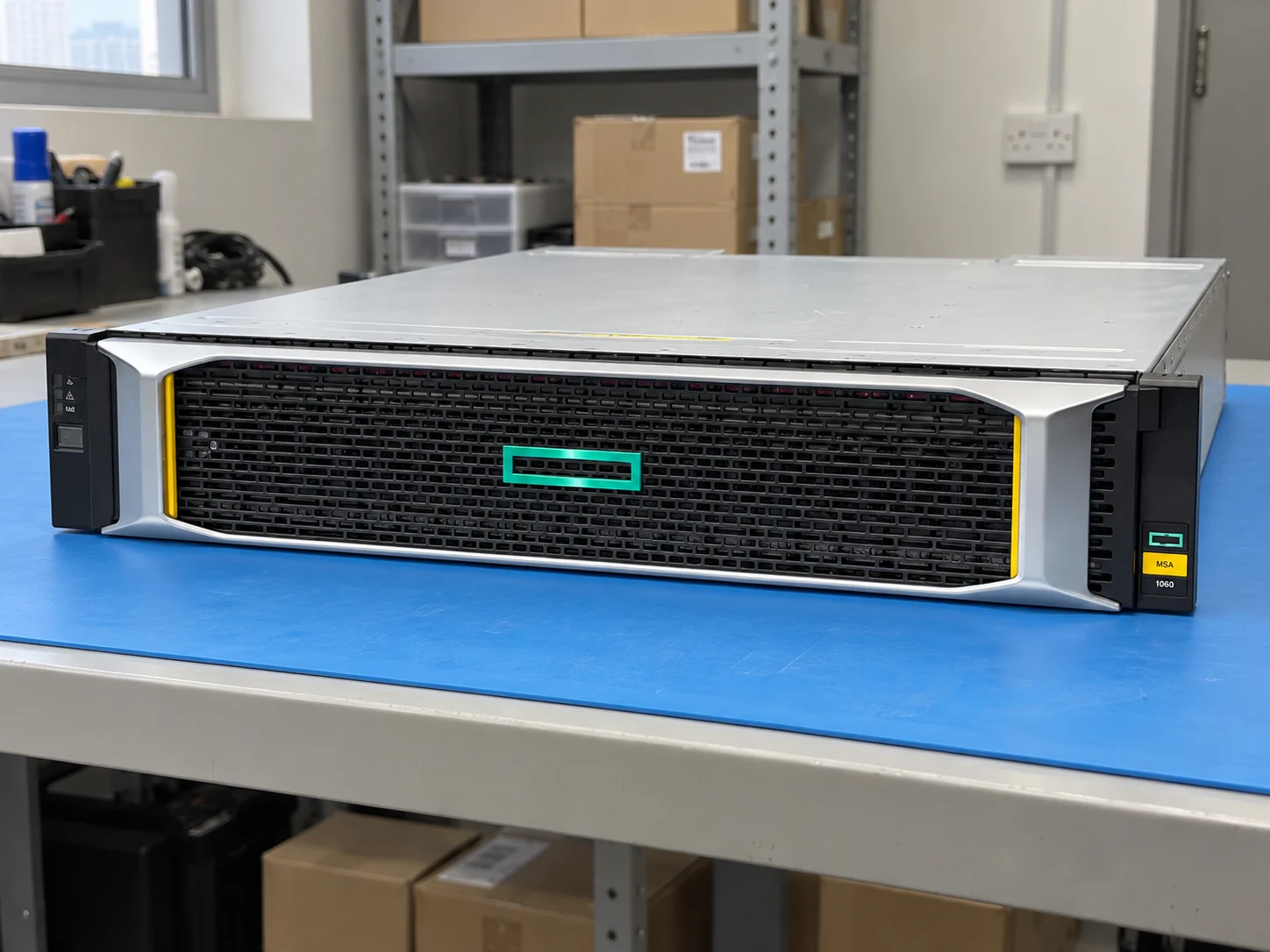 HPE MSA 1060 SFF 2x16Gb FC 2‑port Controller Storage Array (P89129-B25) — Illustrative product photography