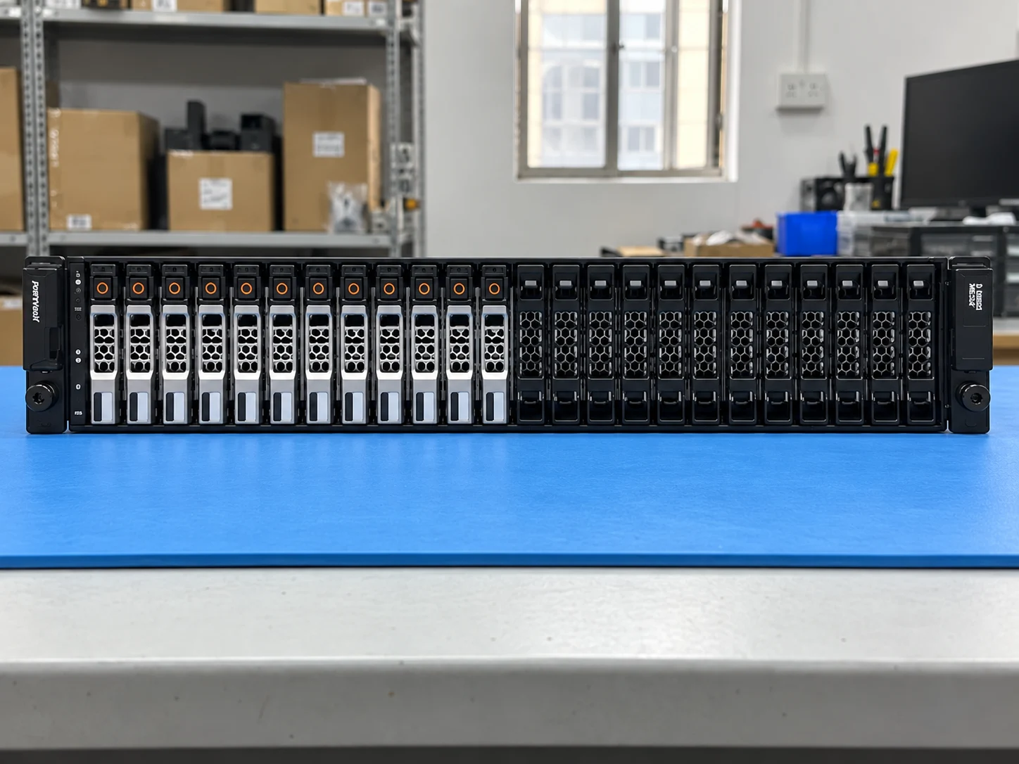 Dell PowerVault MD3820f — Illustrative product photography