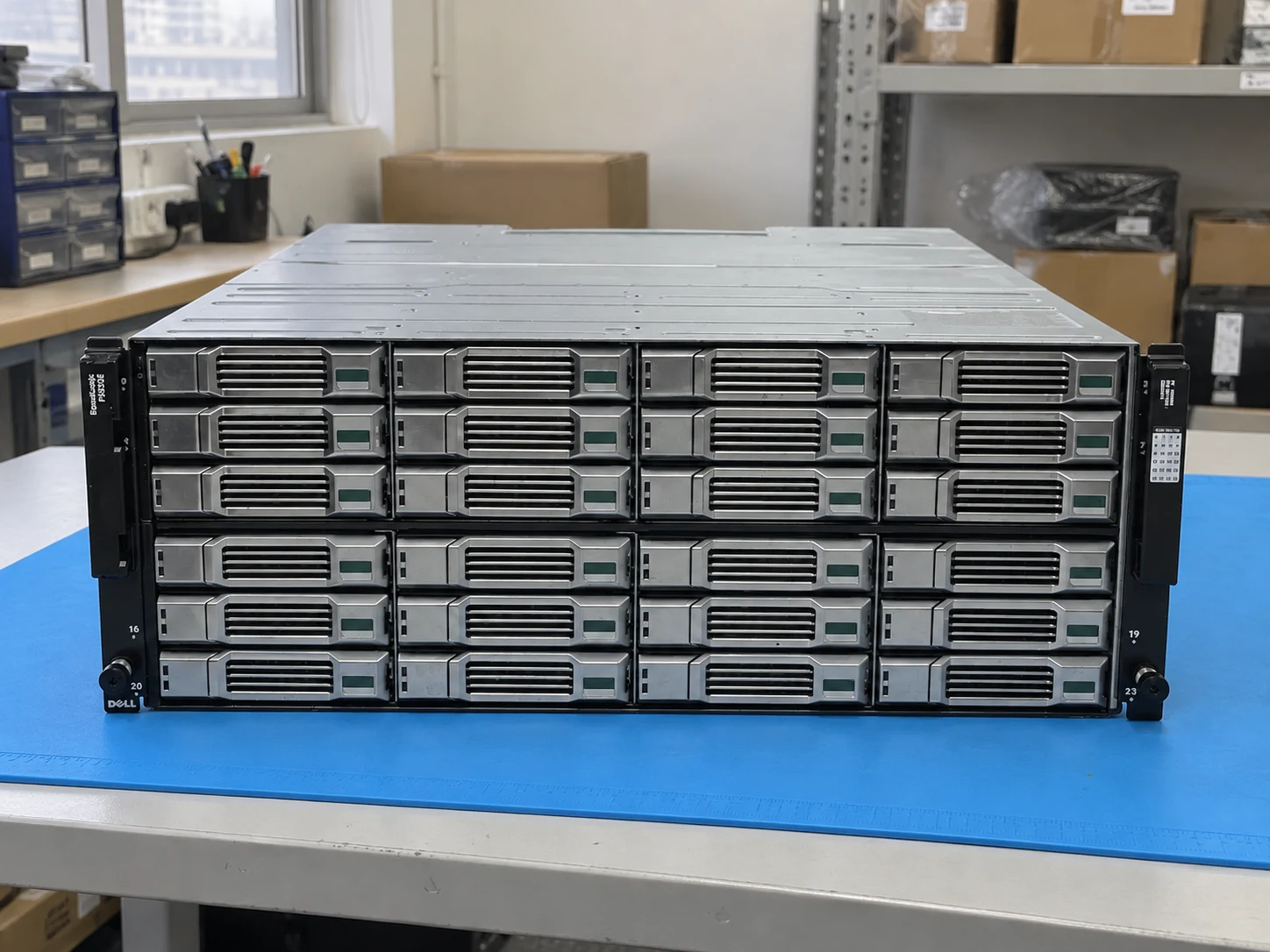 Dell EqualLogic PS6210E — Illustrative product photography