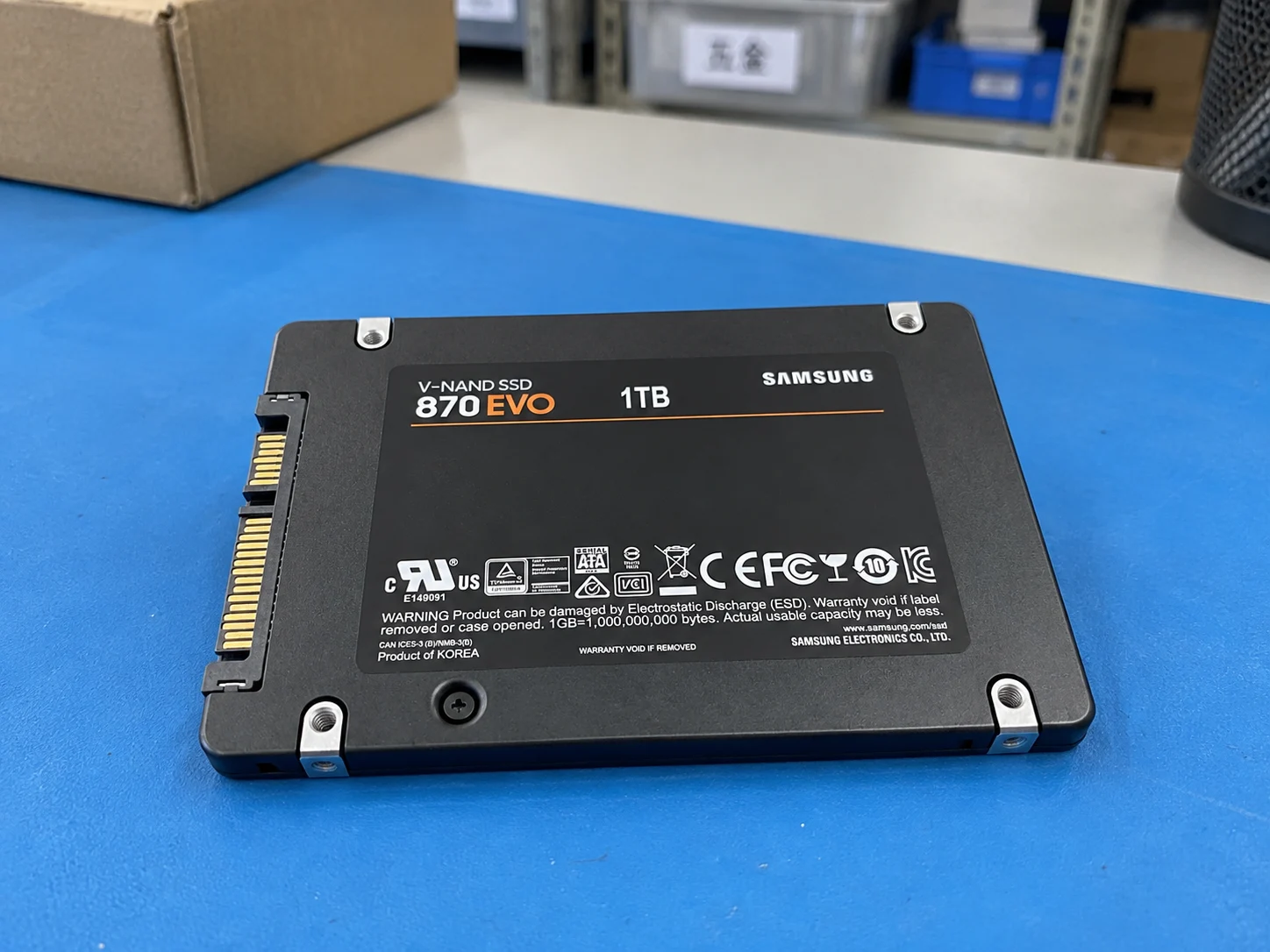 Samsung MZ-77E1T0B 1 TB 6Gb/s SATA Solid State Drive — Illustrative product photography