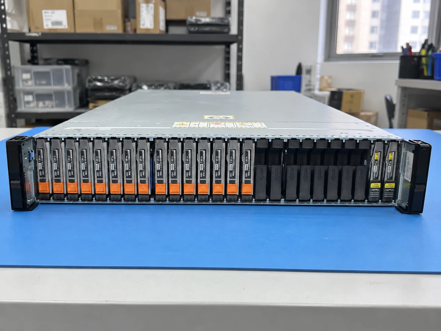 Dell PowerStore 1000T — Illustrative product photography