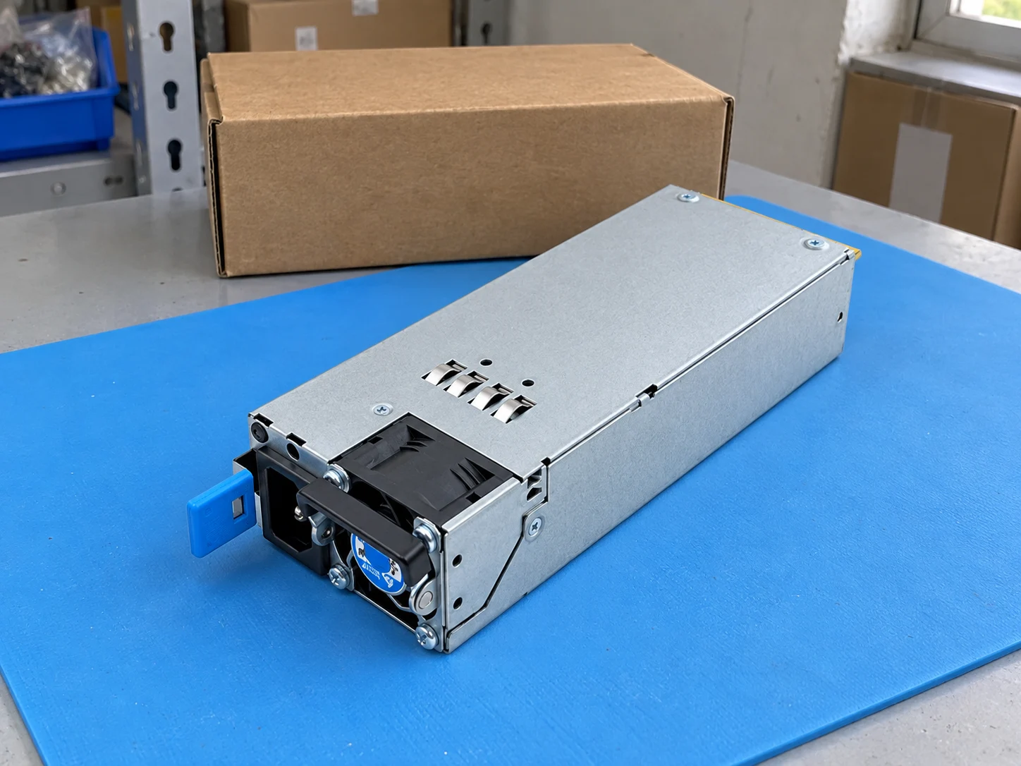 Synology PSU 550W-RP Module_1 NAS Power Supply — Illustrative product photography