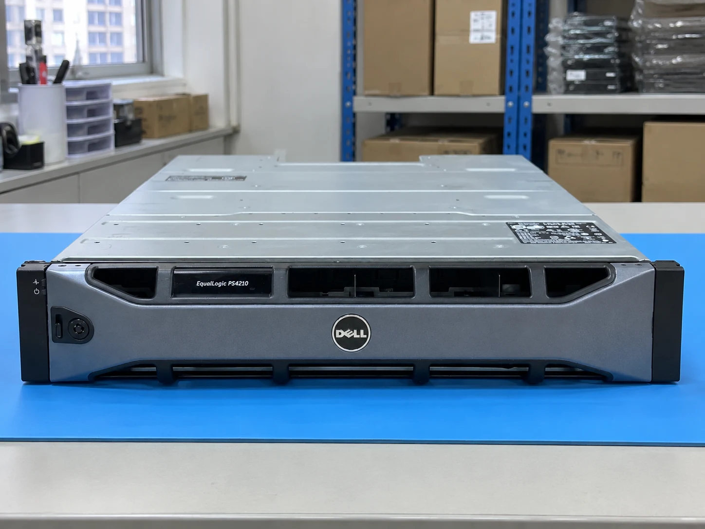 Dell EqualLogic PS4210X — Illustrative product photography