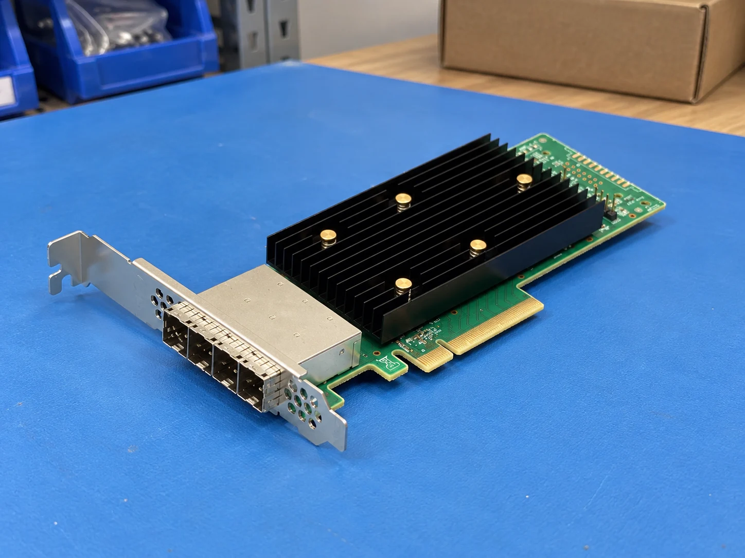 Broadcom 9400-16e (05-50013-00) — Illustrative product photography