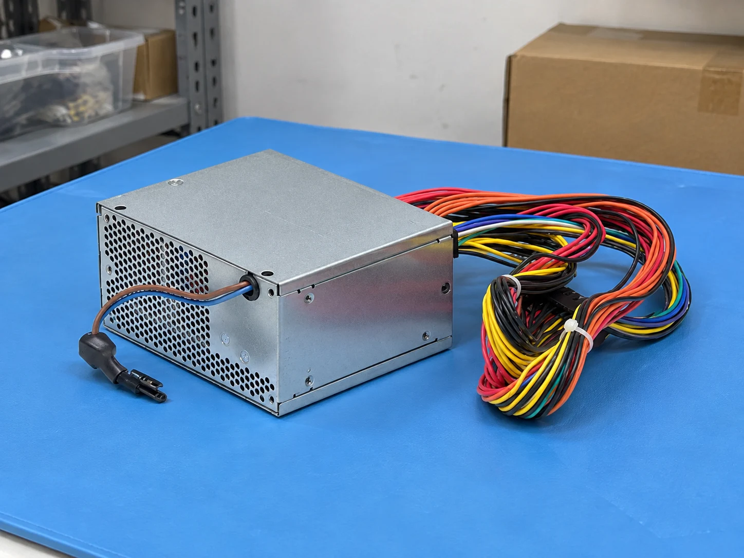 Synology PSU 550W_1 NAS Power Supply — Illustrative product photography