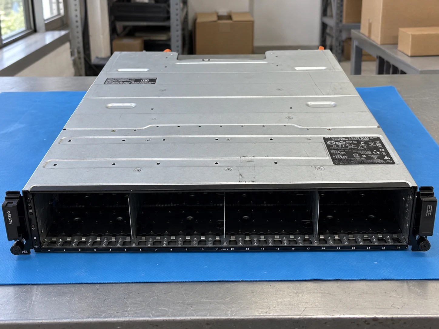 Dell PowerVault MD3820i — Illustrative product photography