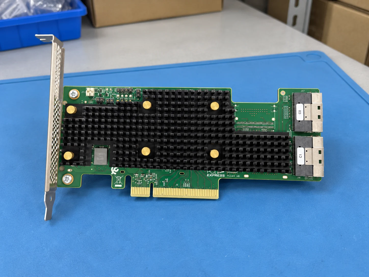 Broadcom 9620-16i Storage Host Bus Adapter (05-50111-02) — Illustrative product photography