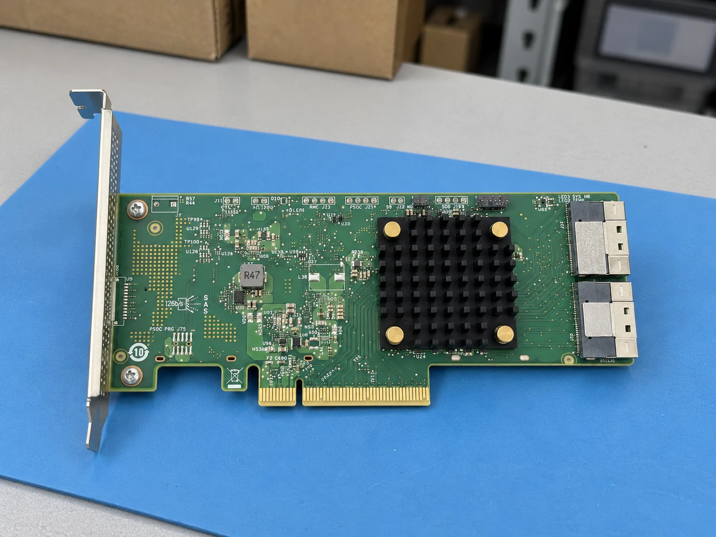 Broadcom 9500-16i Storage Host Bus Adapter (05-50134-00) — Illustrative product photography