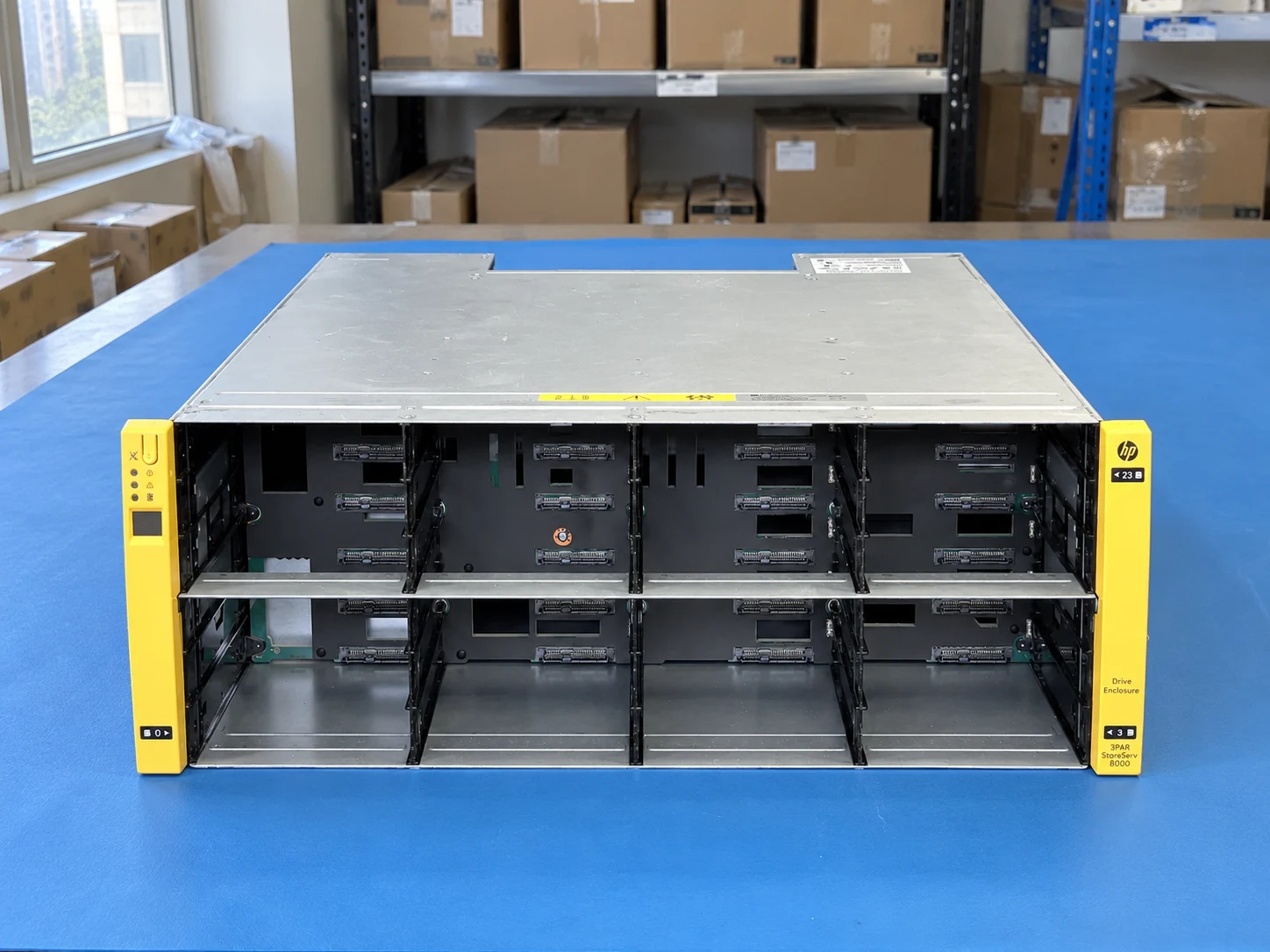 HPE 3PAR StoreServ 8000 LFF(3.5IN) Field Integrated SAS Drive Enclosure (E7Y72A) — Illustrative product photography