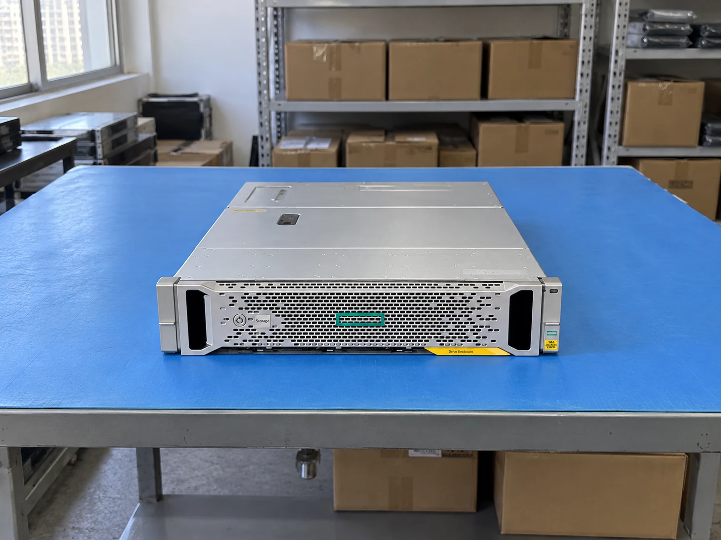 HPE 3PAR StoreServ 20000 12Gb SAS 12-Disk 2U LFF(3.5IN) Drive Enclosure (E7Y21A) — Illustrative product photography