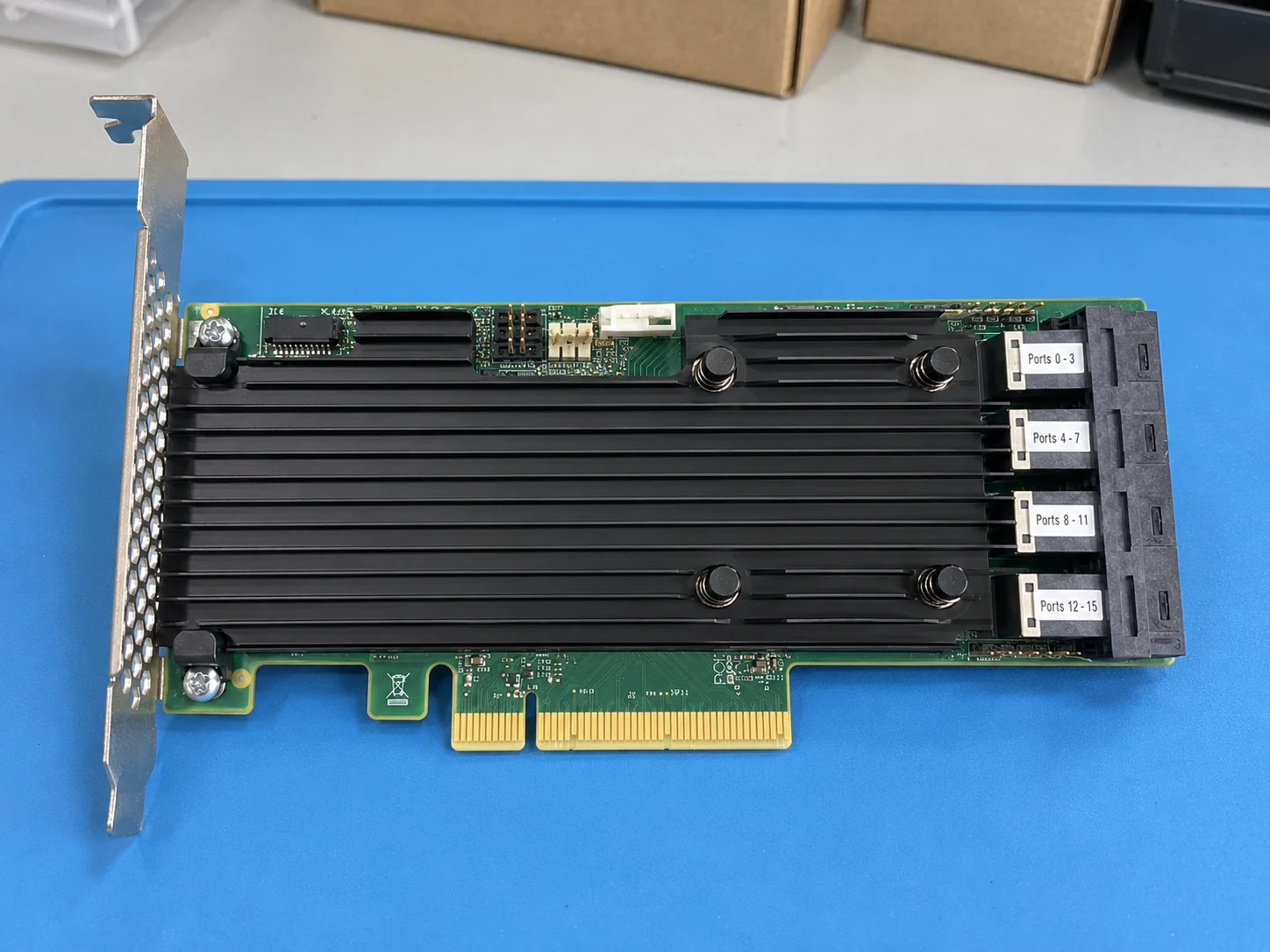 Broadcom 9361-16i (05-25708-00) — Illustrative product photography