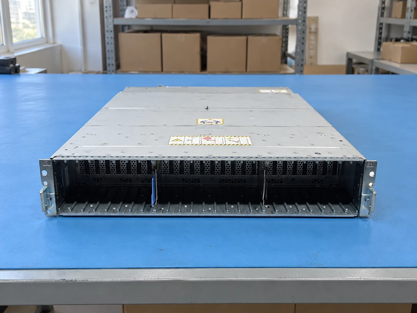Dell Unity 300 Hybrid Storage Arrays — Illustrative product photography