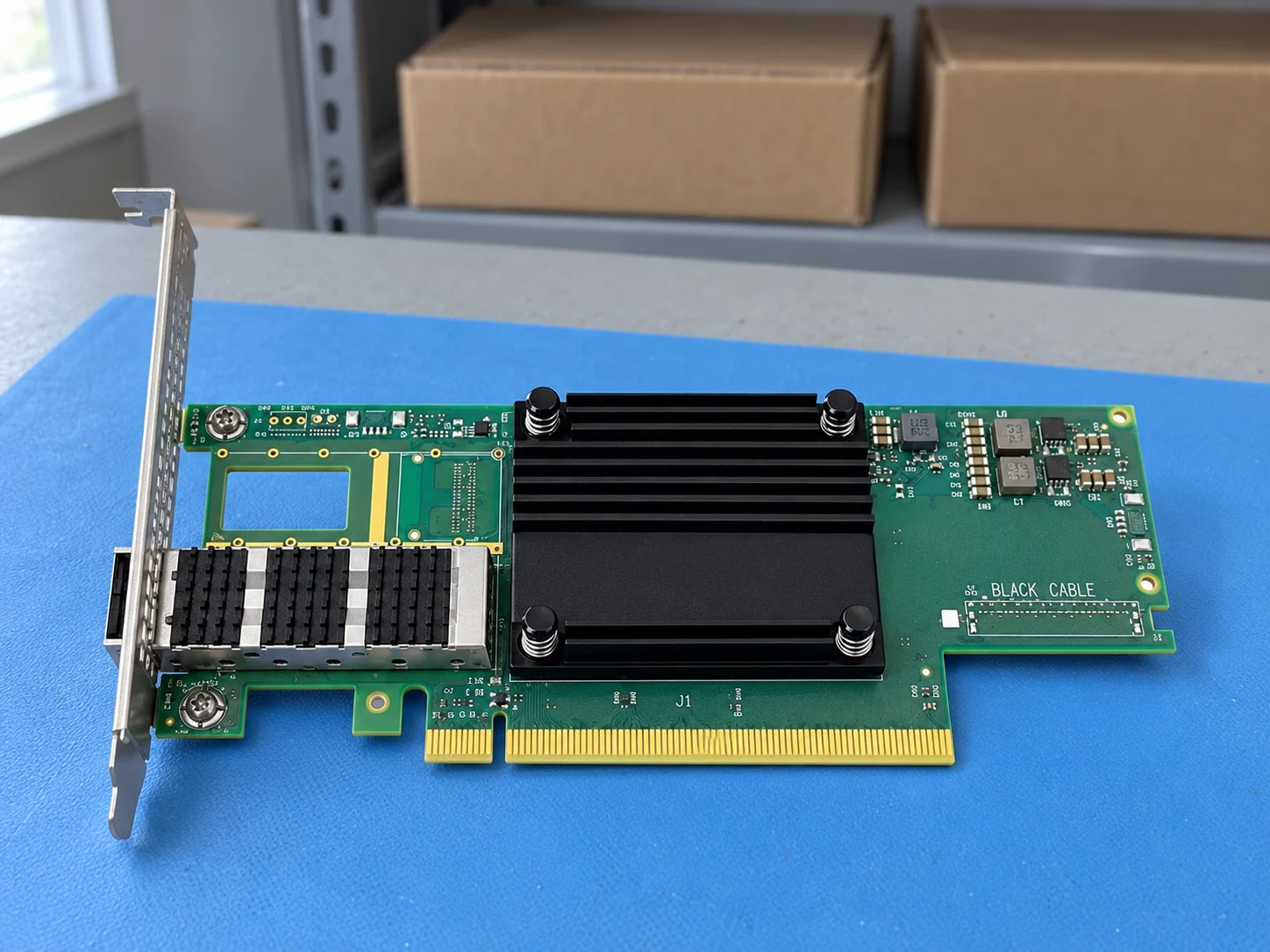 Lenovo ThinkSystem Mellanox ConnectX-6 HDR100/100GbE QSFP56 1-port PCIe VPI Adapter (4C57A14177) — Illustrative product photography