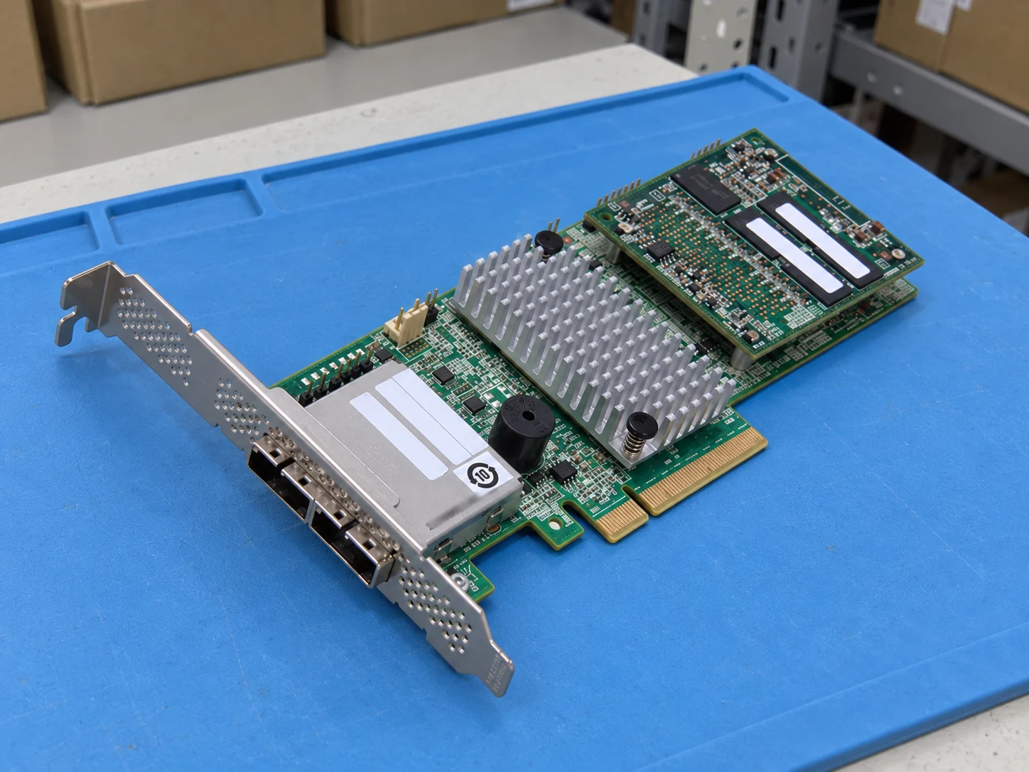 Broadcom LSI MegaRAID SAS 9286-8e (LSI00332) — Illustrative product photography