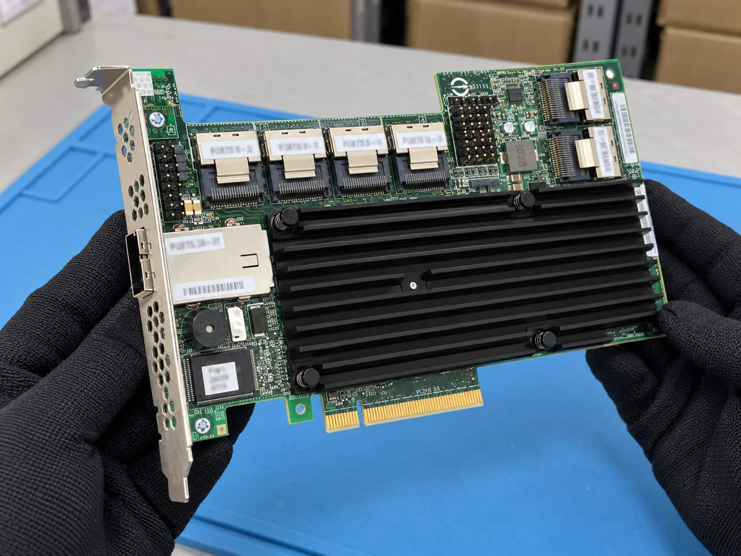 Broadcom LSI MegaRAID SAS 9280-24i4e (LSI00211) — Illustrative product photography