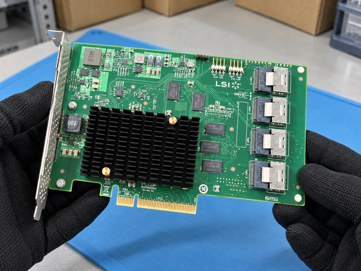 Broadcom 9201-16i (LSI00244) — Illustrative product photography