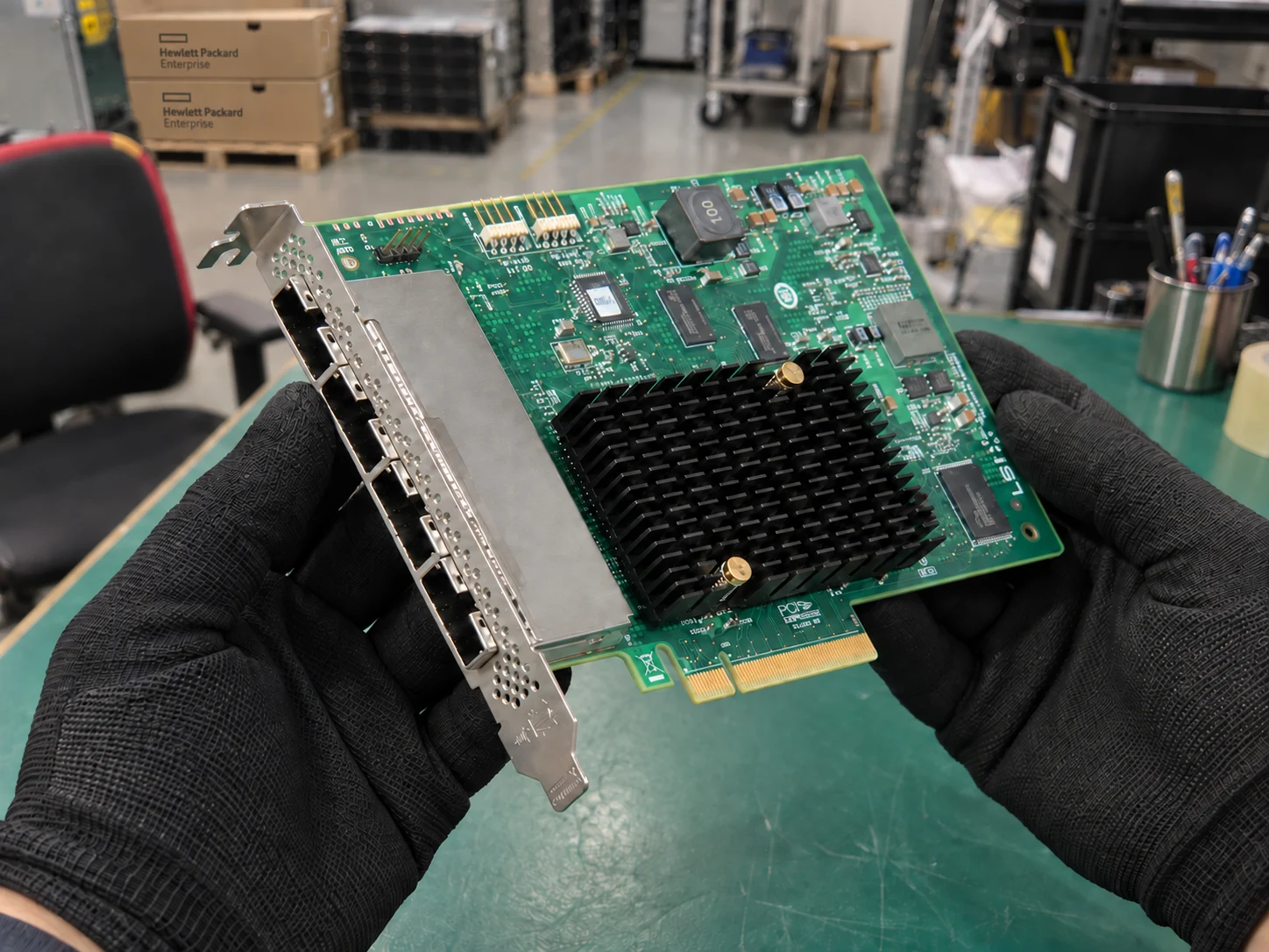 Broadcom 9201-16e (LSI00276) — Illustrative product photography