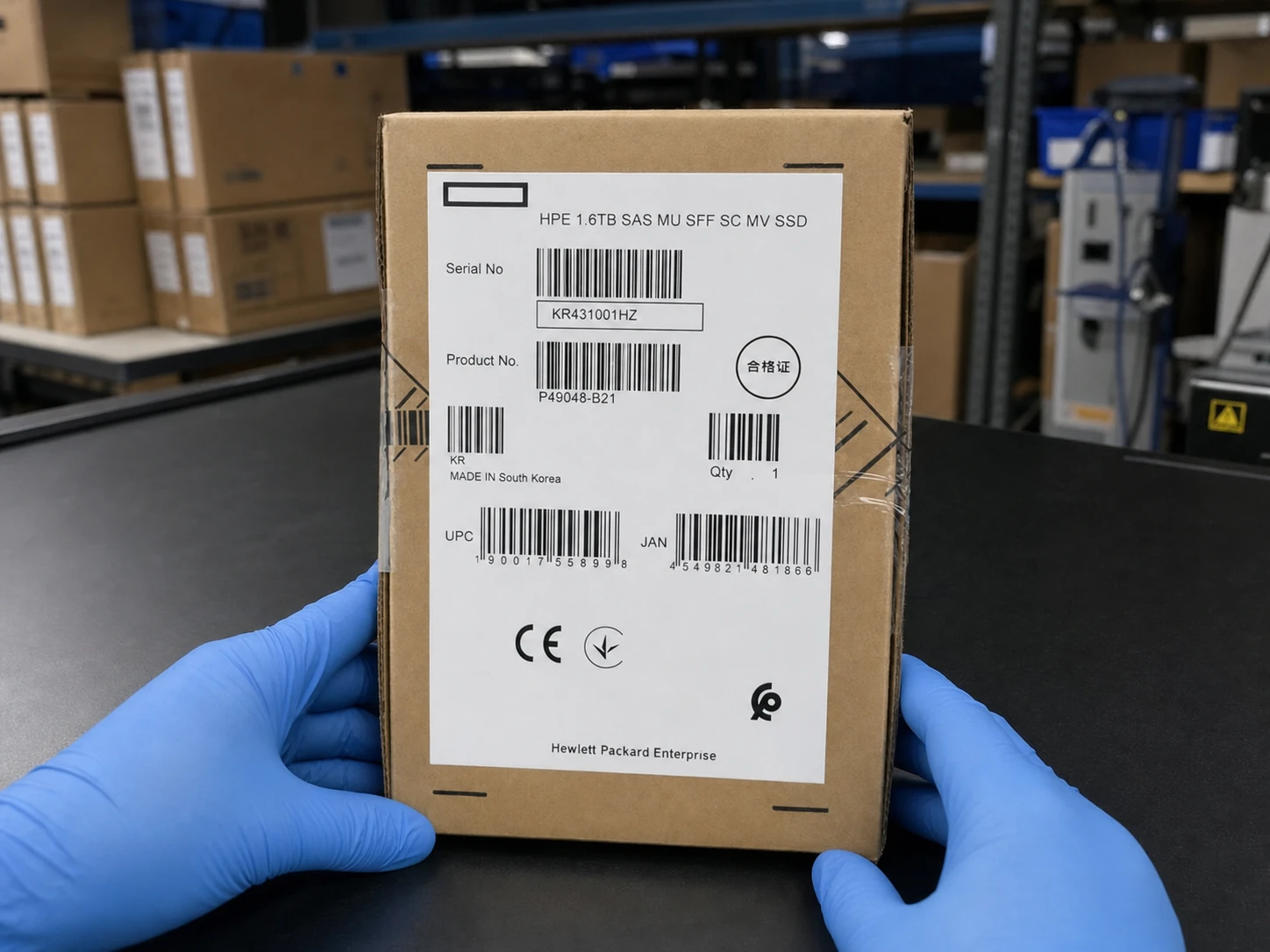HPE P49048-B21 1.6TB SAS SFF SC mixed use SSD — product illustration