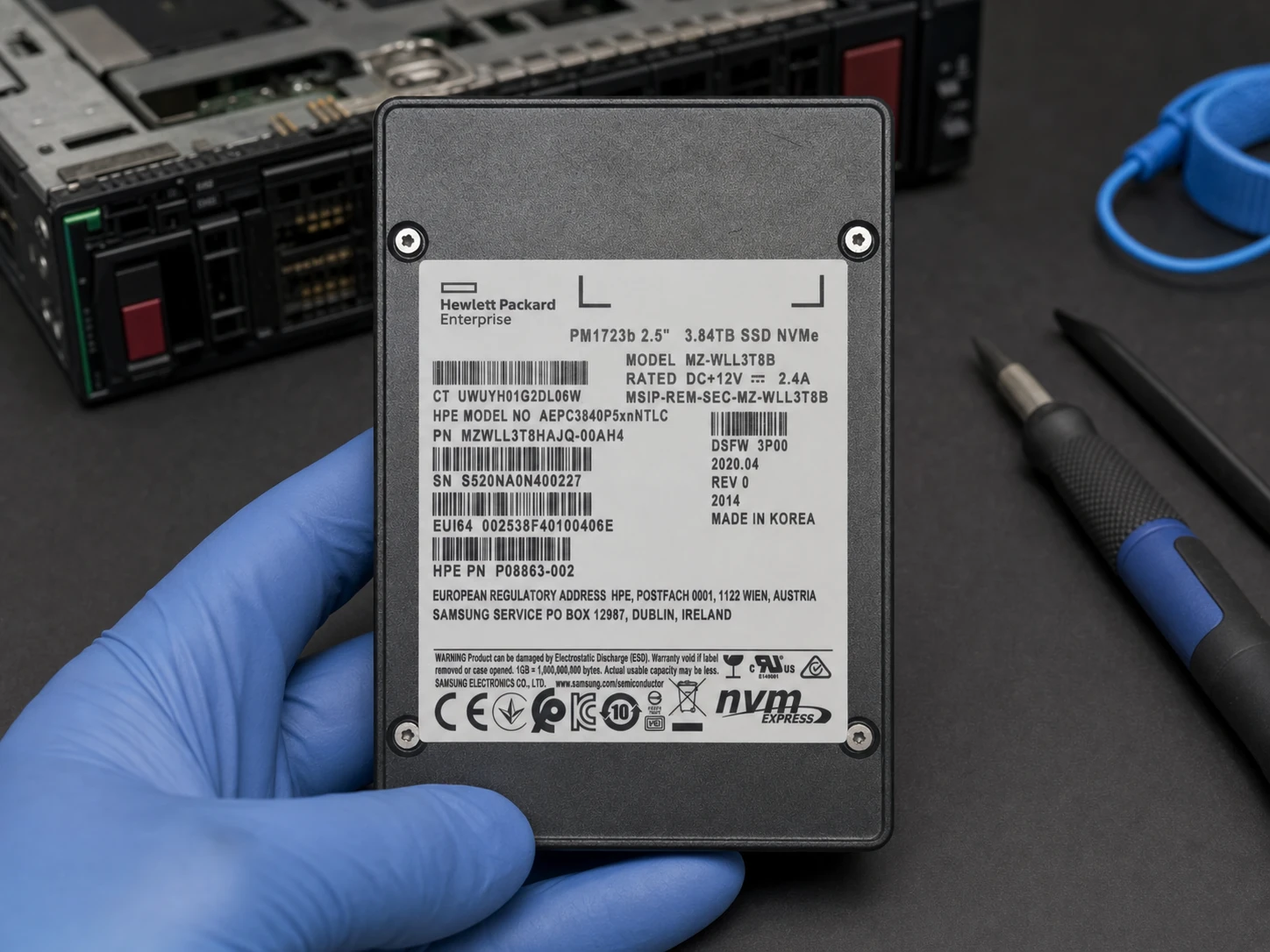 HPE P08863-002 3.84TB — product illustration
