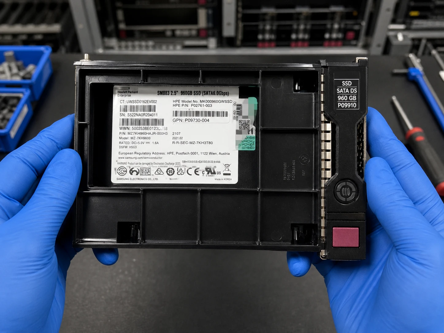 HPE 960GB SATA 3.5-inch LFF MK000960GWSSD — product illustration