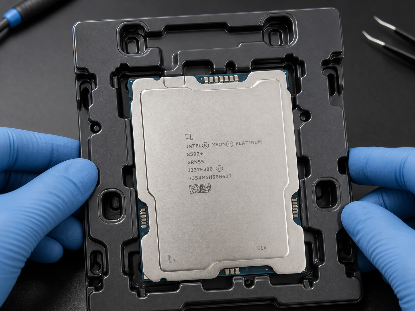 Intel Xeon Platinum 8592+ Processor PK8072205511800 — product illustration